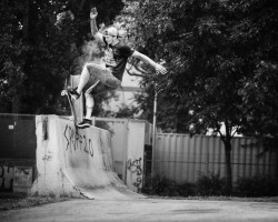 PHILIPP SCHUSTER. A SKATEBOARDER´S ROMANCE
