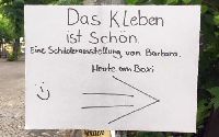 Street Art Phünomen Barbara bestückt den Boxi
